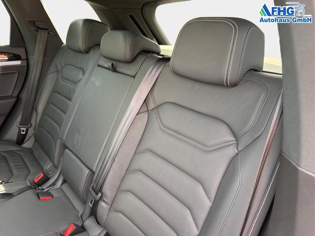 Volkswagen / Touareg / Schwarz / / / Touareg 3.0 V6 TDI Elegance