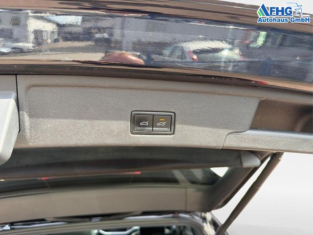 Volkswagen / Touareg / Schwarz / / / Touareg 3.0 V6 TDI Elegance