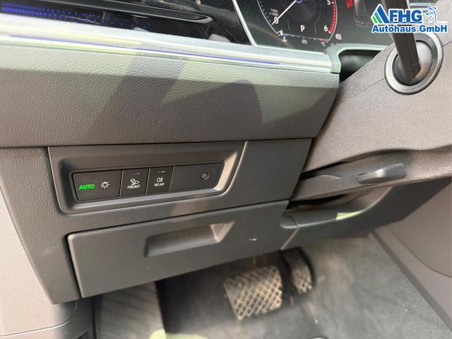 Volkswagen / Touareg / Schwarz / / / Touareg 3.0 V6 TDI Elegance