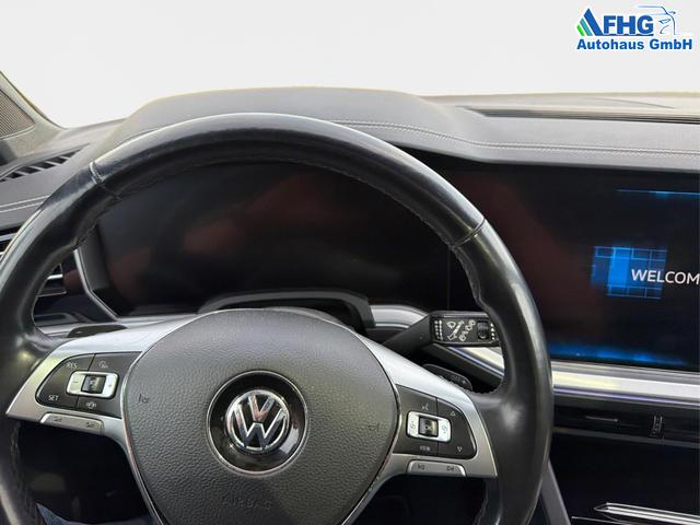 Volkswagen / Touareg / Schwarz / / / Touareg 3.0 V6 TDI Elegance