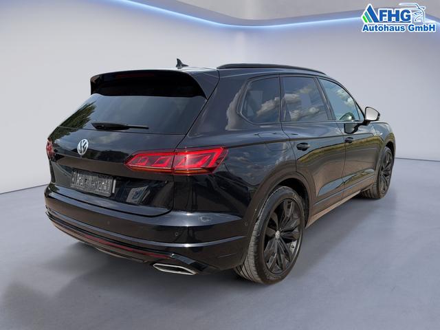 Volkswagen / Touareg / Schwarz / / / Touareg 3.0 V6 TDI Elegance