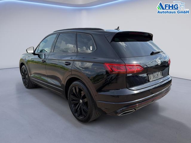 Volkswagen / Touareg / Schwarz / / / Touareg 3.0 V6 TDI Elegance