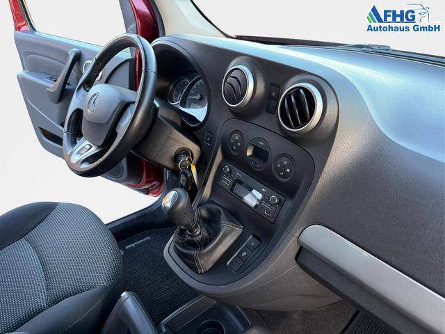 Mercedes-Benz / Citan / Rot / / / 111 CDI Extralang Tourer Edition Euro 6