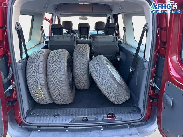 Mercedes-Benz / Citan / Rot / / / 111 CDI Extralang Tourer Edition Euro 6