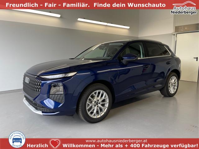Audi Q3 - NEU TFSI quattro Tech+AHK+LEDPlus+ACC+Kamera+Alu18+Volllack