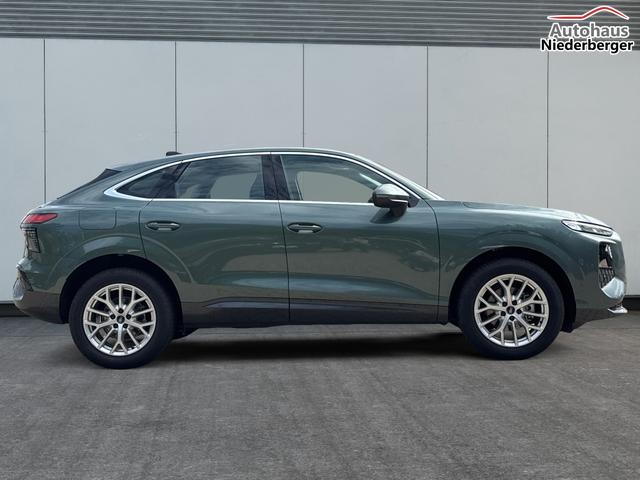 Audi / Q3 Sportback / / / / MJ 2026 PANO+AHK+NAVI+KAMERA+EL. HECKKL.+LED+18 LM