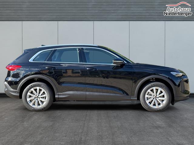 Audi / Q5 / Schwarz / / / QUATTRO+NAVI+KAMERA+AHK+PANO+SHZ+PDC+ACC, Beispielbilder, ggf. teilweise mit Sonderausstattung