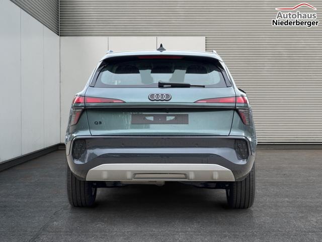 Audi / Q3 / Gr&uuml;n / / / AHK+KAMERA+NAVI+EL. HECKKL.+LED+17'LM