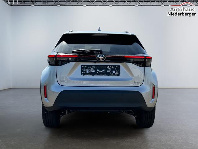 Toyota Yaris Cross 1,5 4x4 Navi Kam 2xPDC SHZ SpHa DiCo 