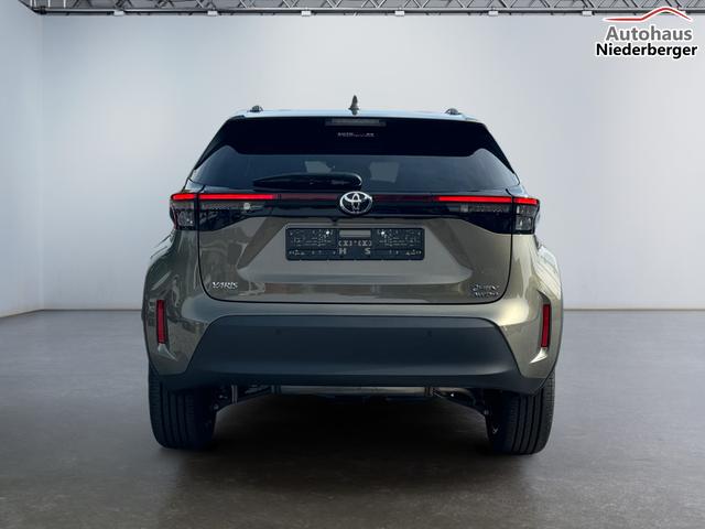 Toyota Yaris Cross 1,5 4x4 Navi Kam 2xPDC SHZ SpHa DiCo 