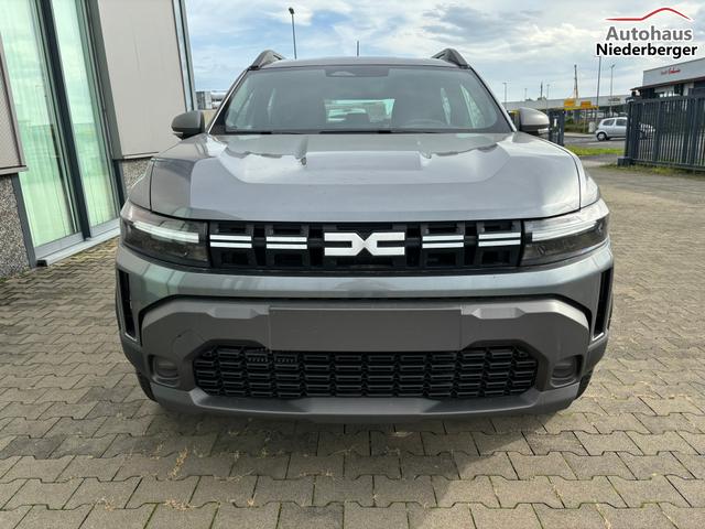 Dacia Duster Extreme 1.8 HYBRID 155 (Benzin/Elektro) AUTOMATIK, 17" Alufelgen "TERGAN", Klimaautomatik, Hands-free, Rückfahrkamera, Parksensoren hinten, LED-Scheinwerfer, Radio 10" + Smartphone-Spiegelung, Abgedunkelte Scheiben, Nebelscheinwerfer, Armlehne, Dachreling, Tempo 