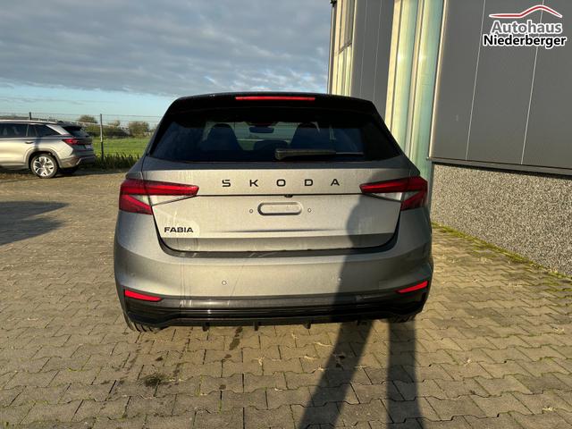 Skoda Fabia Selection LIEFERUNG KOSTENLOS! 1.0 MPI 80PS, LED-Scheinwerfer, M-Lederlenkrad, Nebelscheinwerfer, Parksensoren hinten, Sitzheizung, Tempomat, Klimaanlage, Infotainment 8", Fußmatten, 4fach elektr. Fensterheber, Mittelarmlehne vorne 