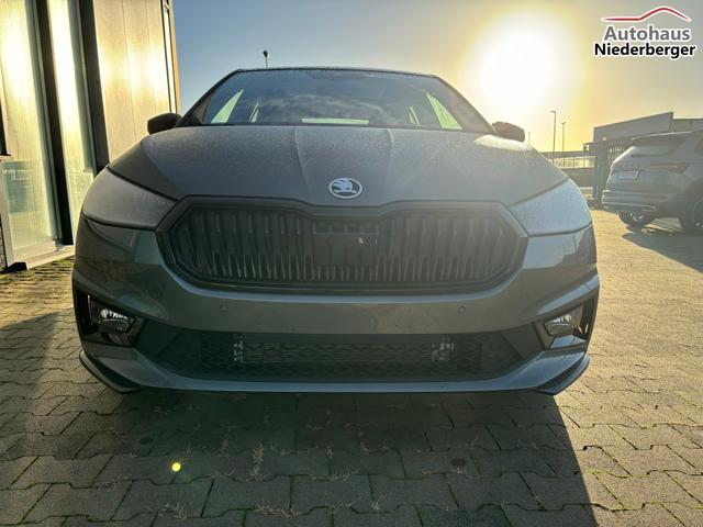 Skoda Fabia Selection LIEFERUNG KOSTENLOS! 1.0 MPI 80PS, LED-Scheinwerfer, M-Lederlenkrad, Nebelscheinwerfer, Parksensoren hinten, Sitzheizung, Tempomat, Klimaanlage, Infotainment 8", Fußmatten, 4fach elektr. Fensterheber, Mittelarmlehne vorne 