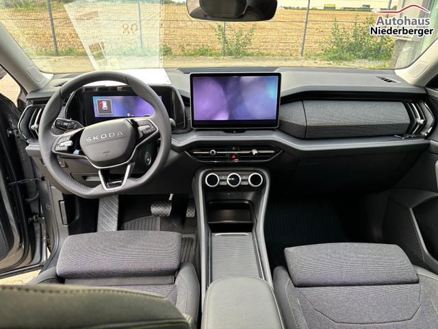 Skoda Kodiaq Selection 1.5 TSI mHEV 150PS DSG, 3J. Garantie, STANDHEIZUNG, 19" Alu, MATRIX-LED, NAVI 13", Alarm, Anhängerkupplung, Elektr. Heckklappe, ACC, 3Z-Climatronic, KESSY, Sitzheizung, Parksensoren v/h, Kamera, Fahrersitz elektr/Memory, Lederlenkrad beheizt, Virtual Coc 
