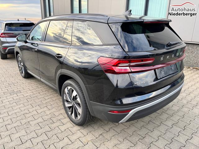 Skoda Kodiaq Selection 1.5 TSI mHEV 150PS DSG, 3J. Garantie, STANDHEIZUNG, 19" Alu, MATRIX-LED, NAVI 13", Alarm, Anhängerkupplung, Elektr. Heckklappe, ACC, 3Z-Climatronic, KESSY, Sitzheizung, Parksensoren v/h, Kamera, Fahrersitz elektr/Memory, Lederlenkrad beheizt, Virtual Coc 