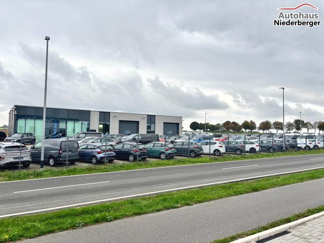 Skoda Kamiq Monte Carlo 1.0 TSI 115PS DSG, GRAU-MET/Dach schwarz, 18" ALU URSA, AHK-VORBEREITUNG, Panoramadach, Matrix-LED, Parksensoren v/h, Kamera, Tempomat, Virtual Cockpit, Kessy, Winter-Paket, Climatronic, Radio 8", SmartLink, NSW, Dachreling, Sport-M-Lederlenkrad beheizt 