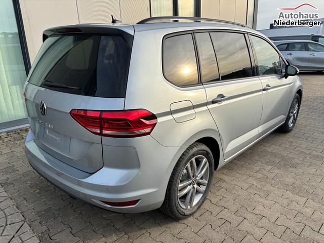 Volkswagen Touran Limited 1.5 TSI 150 PS, 17" Alu, SILBER-Metallic, Winter-Paket, Elektr. Heckklappe, Keyless, Alarm, LED-Scheinwerfer IQ-Light, Travel Assist, Parksensoren vo/hi, Rückfahrkamera, ACC, M-Lederlenkrad, Digital Cockpit, 3-Zonen-Climatronic, Radio Ready2Discover 8" 