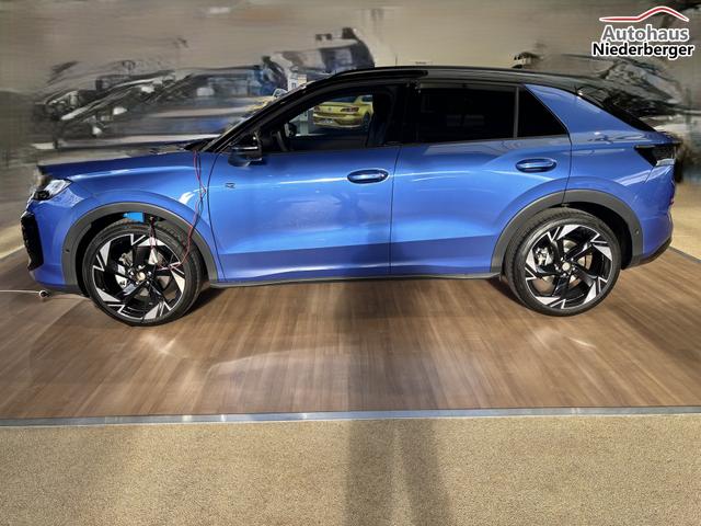 Volkswagen T-Roc LIFE 1.5 eTSI 116PS DSG (AUTOMATIK), Pure-White, ANHÄNGERKUPPLUNG, WINTER-PAKET, PRIVACY, 16" Alu, ACC, Climatronic, Rückfahrkamera, Parksensoren vorne/hinten, Radio 12,9" + Wireless App-Connect, Toter-Winkel-Warner, M-Lederlenkrad, LED-Scheinwerfer 