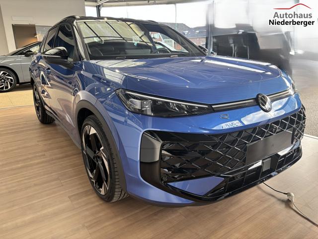 Volkswagen T-Roc LIFE 1.5 eTSI 116PS DSG (AUTOMATIK), Pure-White, ANHÄNGERKUPPLUNG, WINTER-PAKET, PRIVACY, 16" Alu, ACC, Climatronic, Rückfahrkamera, Parksensoren vorne/hinten, Radio 12,9" + Wireless App-Connect, Toter-Winkel-Warner, M-Lederlenkrad, LED-Scheinwerfer 