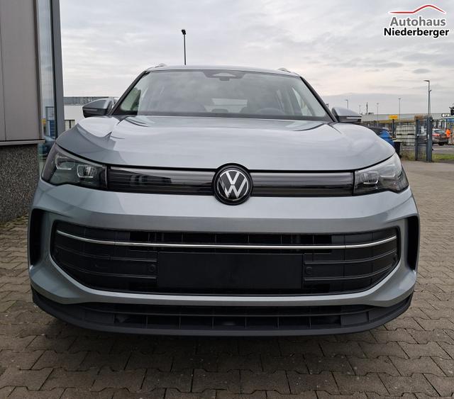Volkswagen Tiguan LIFE 1.5 eTSI 150PS DSG, Silber-Met, 18" Alu NAPOLI, LED-PLUS-SCHEINWERFER, ELEKTR. HECKKLAPPE, KEYLESS ACCESS, PRIVACY-GLAS, DACHRELING, WINTER-PAKET, ACC, Park Assist, Parksensoren, Kamera, 3-Zonen-Climatronic, Radio/Wireless App-Connect, Digitales Cockpi 