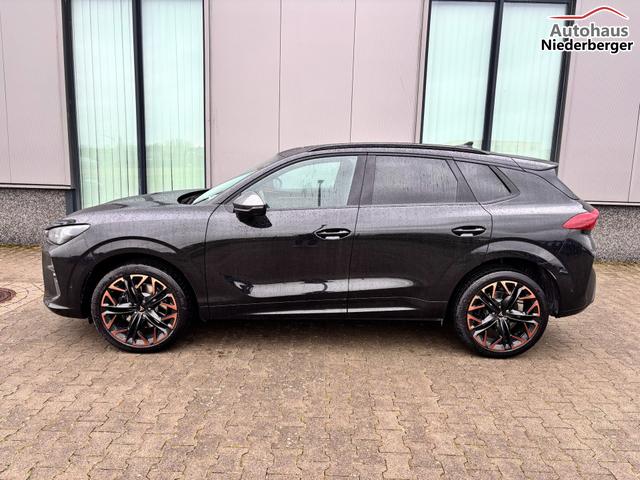 Cupra Terramar VZ 2.0 TSI 265PS DSG 4DRIVE(ALLRAD), 5J Garantie, 20" Alu HADRON, AHK SCHWENKBAR, MATRIX-LED, NAVI 12,9", INTERIOR MOON-LIGHT, Elektr. Heckklappe, 3Z-Climatronic, DCC, ACC, Alarm, Kessy, Privacy-Glas, PDC v/h, TOP-VIEW-Kamera, M-Lederlenkrad beheizt, HEAD-UP 