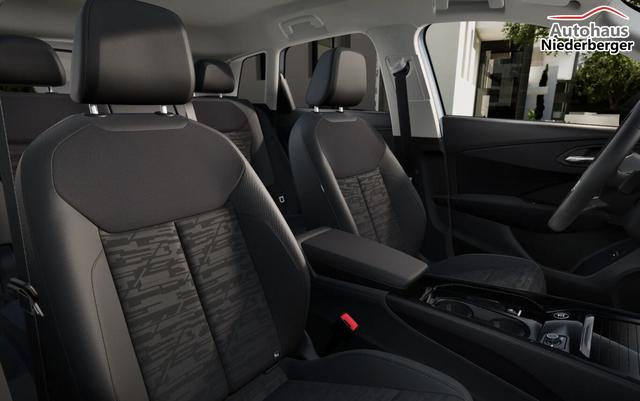 Audi Q3 Intense Tech LED+ KlimaP MMI+ Keyl PrivG 17Z eHK PDC+ 