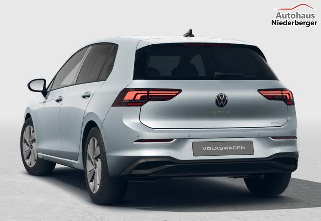 Volkswagen Golf LIFE 8 eTSI Ready2D ParkAs+ SHZ PrivG 17Z KeyL 