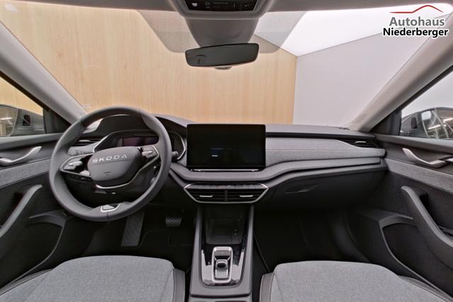 Skoda Octavia Combi Selection DSG Selec Matrix HUD Nav ACC Kessy 