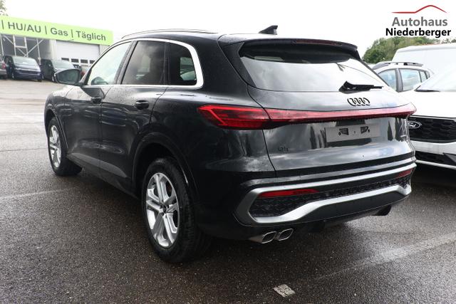 Audi Q5 S line TDI 204 Tech Pano PrivG VirCo+ eHK 19Z 
