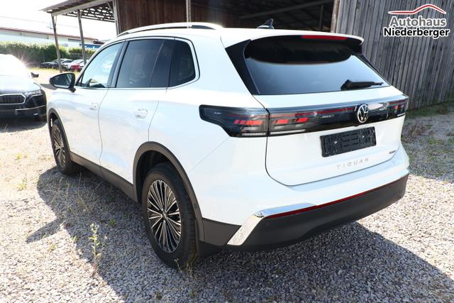 Volkswagen Tiguan Eleg. 4M Nav DCC+ LED+ SHZ eHk KeyL ParkA 