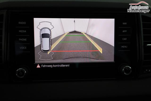 Skoda Karoq Selection 1.5 TSI DSG Selection, AHK, Navi, Kamera, el. Klappe, LED, Winter, sofort 