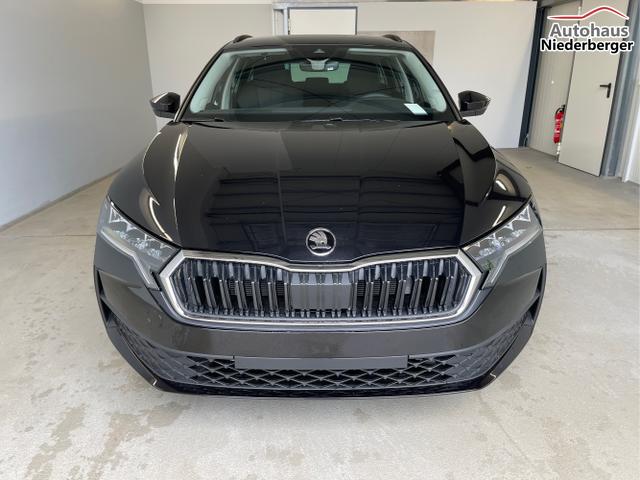Skoda / Octavia Combi / Schwarz / / / DSG AHK+Sitzheizung+App Connect