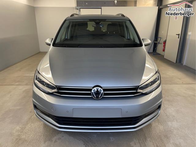 Volkswagen / Touran / Silber / / / 7Si+IQ.Light+TrailerAss+Cam