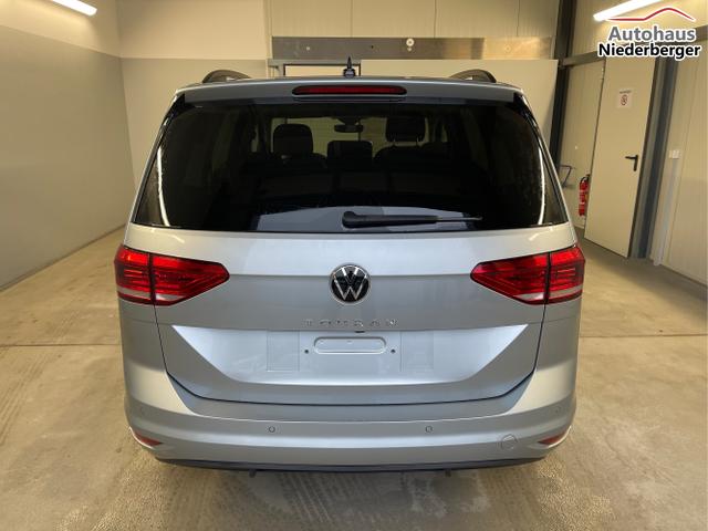 Volkswagen / Touran / Silber / / / 7Si+IQ.Light+TrailerAss+Cam