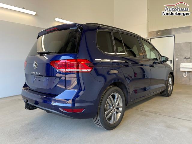 Volkswagen / Touran / Blau / / / 150PS 7Si+IQ.Light+TrailerAss+Cam+Navi+Kamera+Alarm+Kessy+App-Connect