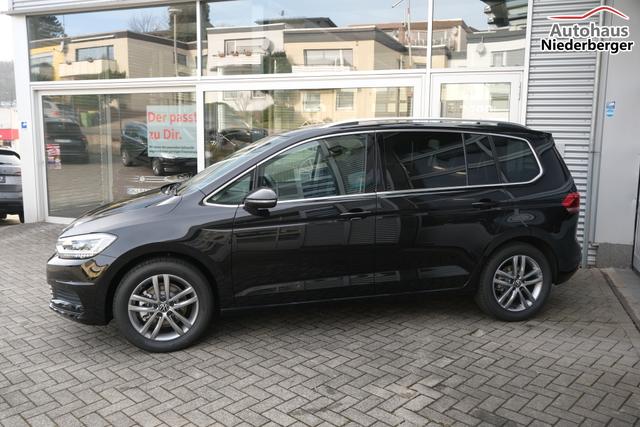 VW Touran 1.5 TSI DSG Grenadilschwarz 