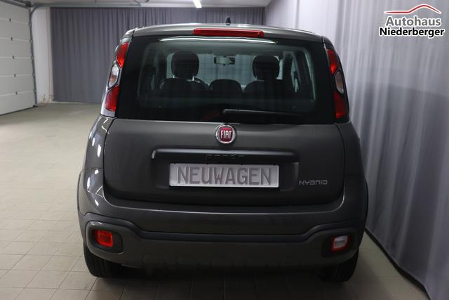Fiat Panda Cross MY22 City Plus Hybrid 1.0 GSE 51kW (70PS)581 - Colosseo Grau Metallic 138 - Stoff Schwarz, Kontrastfarbe Grau 581 Colosseo Grau Metallic