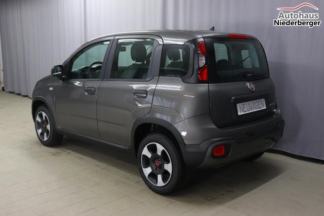 Fiat Panda Cross MY22 City Plus Hybrid 1.0 GSE 51kW (70PS)581 - Colosseo Grau Metallic 138 - Stoff Schwarz, Kontrastfarbe Grau 581 Colosseo Grau Metallic