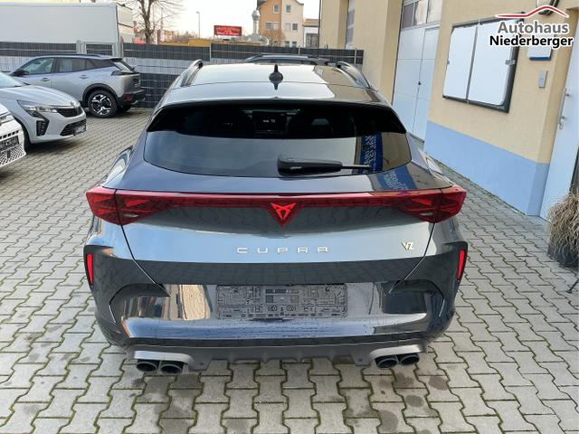 Cupra / Formentor / Grau / VZ / Magnetich Tech / , Beispielbilder, ggf. teilweise mit Sonderausstattung