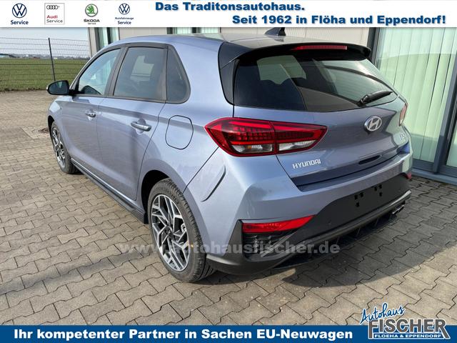 Hyundai i30 Style 1.5i CVVT 96PS, 5 Jahre Garantie, 16" Alu, Winter-Paket, Abgedunkelte Scheiben, NAVIGATIONSSYSTEM 10,25", Bi-LED-Scheinwerfer, Parksensoren vorn/hinten, Rückfahrkamera, 2-Zonen-Climatronic, Tempomat, Lederlenkrad, Nebelscheinwerfer, Smart Key, Alarm 