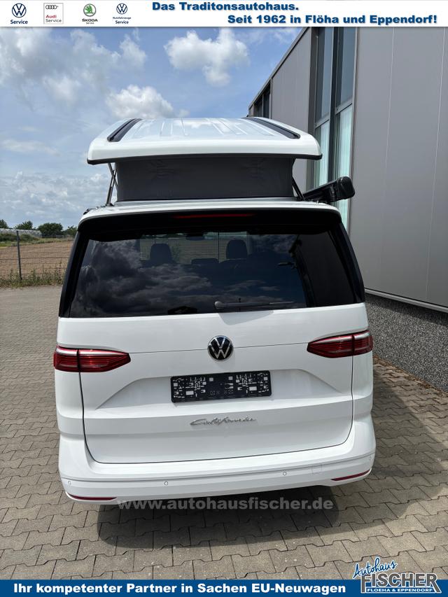 Volkswagen T7 California Beach Camper 2.0 TDI 150PS DSG (AUTOMATIK), Mini-Küche, Privacy-Glas, Aufstelldach, Klimaanlage, Parksensoren vorne und hinten, Digital Cockpit Pro, Radio Ready2Discover 10" + Wireless App-Connect, Tempomat, LED-Scheinwerfer, M-Lederlenkrad, Schiebetüren 