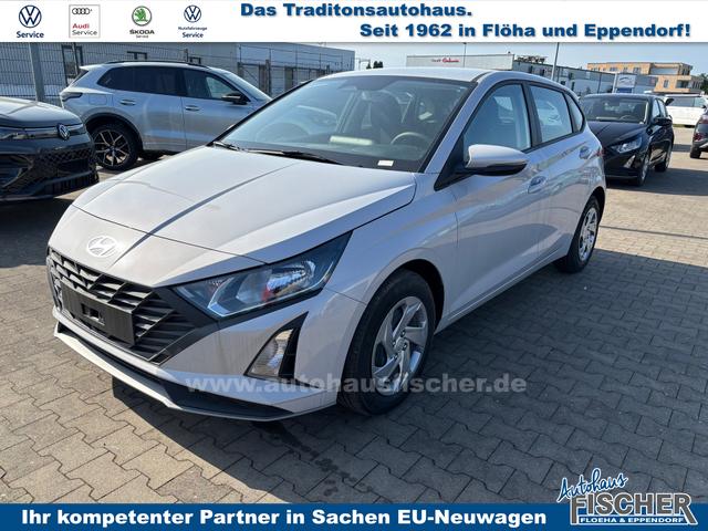 Hyundai i20 - Comfort 1.2i 79PS, LUMEN-GRAY-Metallic, 5 Jahre Garantie, NAVIGATION 10,25", Klima, Parksensoren hinten, Rückfahrkamera, Alarm, Lederlenkrad, Tempomat, Armlehne vorne, Reserverad, 4x elektr. Fensterheber, Fernlicht-Assistent