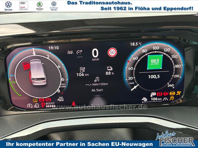 Volkswagen T7 California Beach Camper 2.0 TDI 150PS DSG (AUTOMATIK), Mini-Küche, Privacy-Glas, Aufstelldach, Klimaanlage, Parksensoren vorne und hinten, Digital Cockpit Pro, Radio Ready2Discover 10" + Wireless App-Connect, Tempomat, LED-Scheinwerfer, M-Lederlenkrad, Schiebetüren 