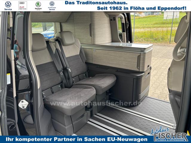 Volkswagen T7 California Beach Camper 2.0 TDI 150PS DSG (AUTOMATIK), Mini-Küche, Privacy-Glas, Aufstelldach, Klimaanlage, Parksensoren vorne und hinten, Digital Cockpit Pro, Radio Ready2Discover 10" + Wireless App-Connect, Tempomat, LED-Scheinwerfer, M-Lederlenkrad, Schiebetüren 