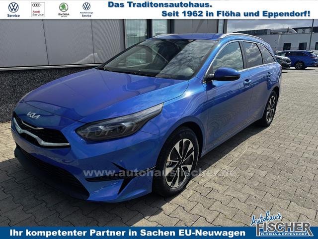 Kia Ceed Sportswagon - TOP 1.5 T-GDI 140PS 7DCT AUTOMATIK, Flame-Blau Metallic, FULL-LED-Scheinwerfer, Klimaautomatik, Winter-Paket, NAVI 10,25", Parksensoren hinten, Rückfahrkamera, Abgedunkelte Scheiben 16" Alu, Tempomat, Dachreling