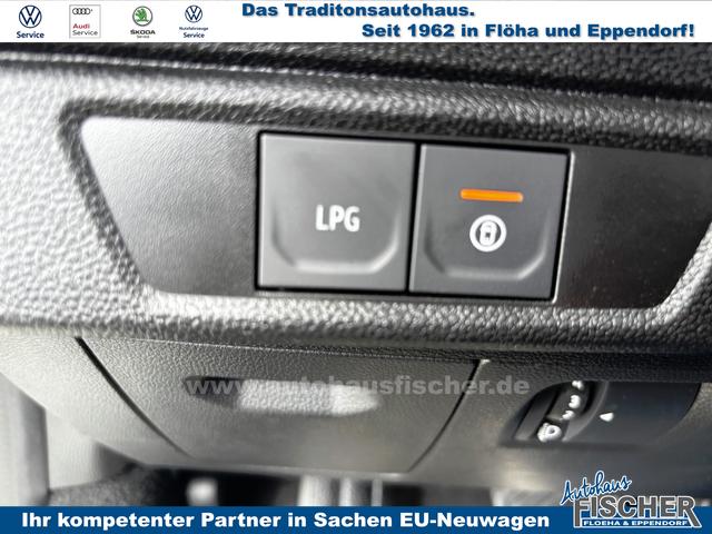 Dacia Sandero Stepway Expression 1.0 ECO-G100 LPG-GASANLAGE/BENZIN, Safari-Grün Metallic, MEDIA NAVIGATION 8", Klimaanlage, Parksensoren hinten, Tempomat, Dachreling, Lederlenkrad, 4x elektr. Fensterheber, Armlehne, Spiegel einstell-/beheizbar, ZV mit Fernbedienung 