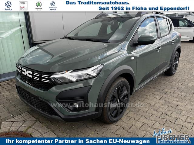 Dacia Sandero Stepway - Expression 1.0 ECO-G100 LPG-GASANLAGE/BENZIN, Safari-Grün Metallic, MEDIA NAVIGATION 8", Klimaanlage, Parksensoren hinten, Tempomat, Dachreling, Lederlenkrad, 4x elektr. Fensterheber, Armlehne, Spiegel einstell-/beheizbar, ZV mit Fernbedienung