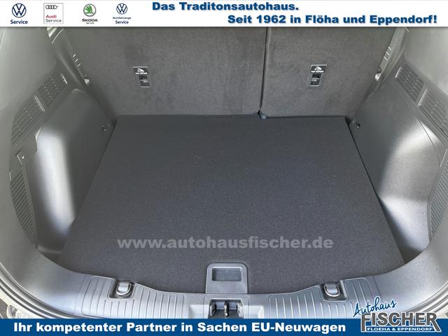 Ford Kuga Titanium 1.5 EcoBoost 186PS AUTOMATIK, Schwarz-Metallic, Winter-Paket, 5 Jahre Garantie, 17" Alu + Allwetterreifen, Navigation 13"-Display, Parksensoren vorne/hinten, Rückfahrkamera, Climatronic, Privacy-Glas, Key-Free-System, Tempomat, LED-Scheinwerfer 