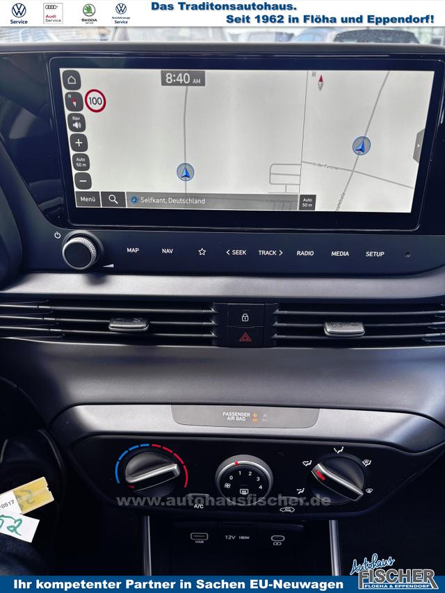 Hyundai i20 Comfort 1.2i 79PS, META-BLUE METALLIC, 5 Jahre Garantie, NAVIGATION 10,25", Klima, Parksensoren hinten, Rückfahrkamera, Alarm, Lederlenkrad, Tempomat, Armlehne vorne, Reserverad, 4x elektr. Fensterheber, Fernlicht-Assistent 