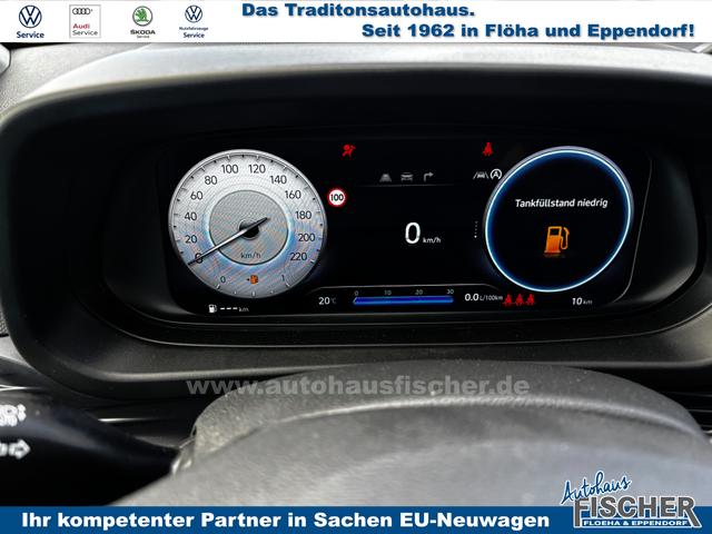 Hyundai i20 Family 1.2i 79PS, AURORA-GRAU METALLIC, WINTER-PAKET, KLIMAAUTOMATIK, 16" ALUFELGEN, 5 Jahre Garantie, NAVIGATION 10,25", Parksensoren hinten, Rückfahrkamera, Alarm, Lederlenkrad, Tempomat, Armlehne vorne, Reserverad, 4x elektr. Fensterheber, Fernlicht-Assisten 